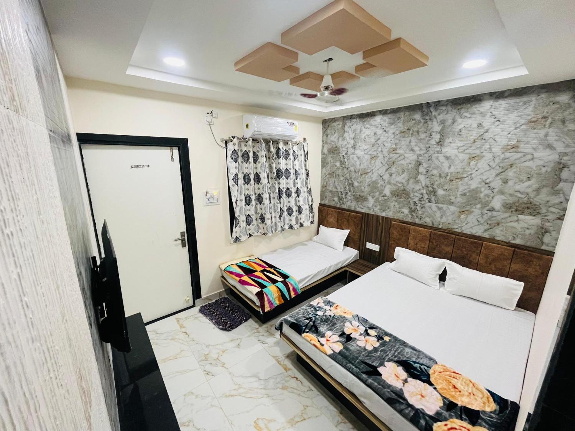 Hotel Sk Tower Ujjain Exterior photo